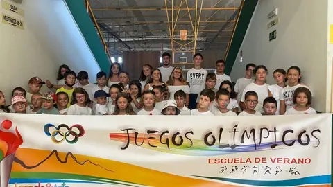 Os rapaces das escolas deportivas de ver&aacute;n participaron nuns peculiares Xogos Ol&iacute;mpicos para despedirse.