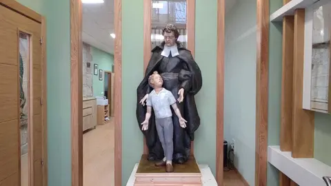 Figura de San Juan Bautista de La Salle que se instalar&aacute; este domingo na igrexia parroquial de Ver&iacute;n.
