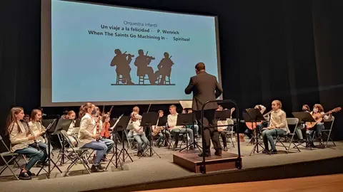 Concerto da orquesta infantil do CMUS no curso pasado.