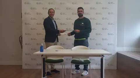 Germ&aacute;n Rodr&iacute;guez-Sa&aacute; e Iago Padr&oacute;n firmaron un convenio de colaboraci&oacute;n.