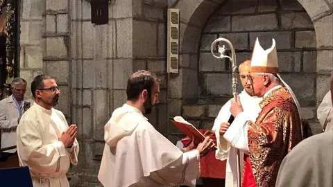 O bispo Leonardo Lemos ordenou ao frade Jordi Montes como di&aacute;cono da Di&oacute;cese de Ourense.