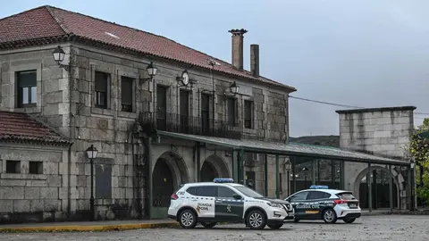 Guardia Civil en A Gudi&ntilde;a esta ma&ntilde;ana. | FOTO: Noelia Caseiro.