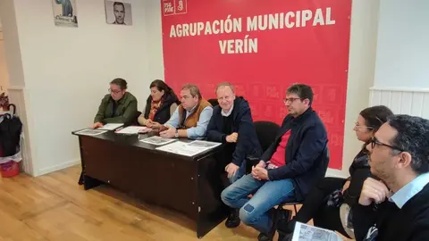 O secretario provincial do PSOE ourens&aacute;n, Rafael Rodr&iacute;guez Villarino, estivo na reuni&oacute;n que presidiu o alcalde de Ver&iacute;n, Gerardo Seoane.