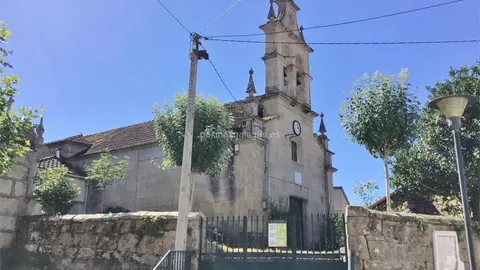 El cuerpo del var&oacute;n apareci&oacute; en una dependencia pr&oacute;xima a la iglesia parroquial de Mand&iacute;n, en la imagen.