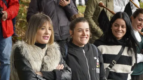 Elas tres -Olaia, Sabela e A&iacute;da- son As Tanxugueiras &eacute;, dende este s&aacute;bado, un casti&ntilde;eiro "latexa" por elas. | FOTO: Iv&aacute;n Iglesias.