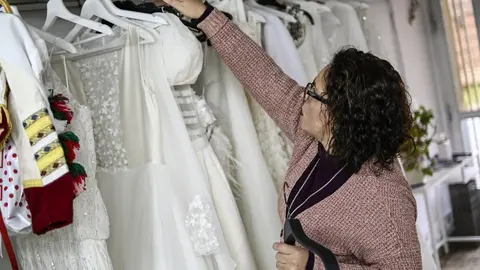 Nicandra dispone de vestidos de novia de dise&ntilde;o exclusivo. | FOTO: Noelia Caseiro.