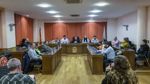 Pleno extraordinario y urgente de este lunes 19 de diciembre en el Concello de Ver&iacute;n. | FOTO: Carlos Montero.