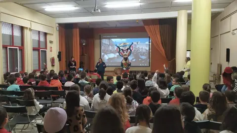 O boteiro de Viana compartiu a xornada cos alumnos de 6&ordm; de Primaria do CEIP A Ponte de Ourense.