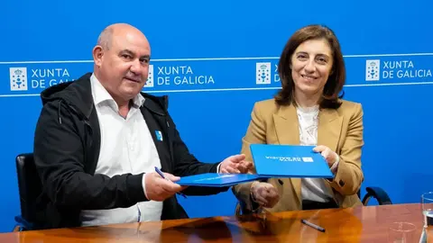 17,00 h.-           A conselleira de Medio Ambiente, Territorio e Vivenda, &Aacute;ngeles V&aacute;zquez, asinar&aacute; un convenio de colaboraci&oacute;n co alcalde de Laza, Jos&eacute; Ram&oacute;n Barreal. Na sala de xuntas. 

foto xo&aacute;n crespo
