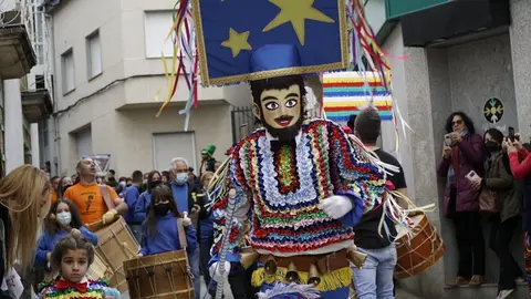 Boteiros de Vilari&ntilde;o de Conso, na edici&oacute;n de 2022 de ViBoMask. | FOTO: Iv&aacute;n Iglesias.