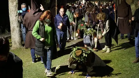 Procesi&oacute;n de los penitentes de O&iacute;mbra el pasado a&ntilde;o. | FOTO: Iv&aacute;n Iglesias.