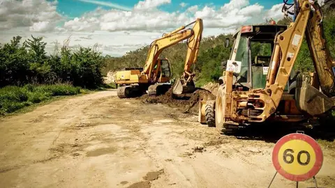 Las obras llevaban paralizadas casi un a&ntilde;o. | FOTO: Anabel G. Sim&oacute;n.