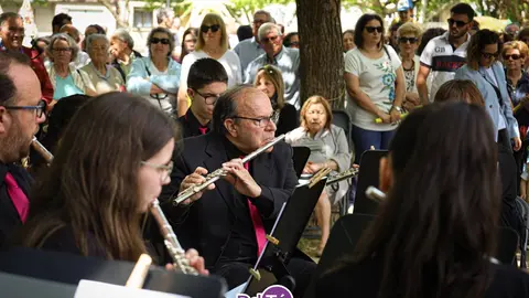 A cita coa m&uacute;sica da Banda do Conservatorio Profesional de Ver&iacute;n xa &eacute; ineludible nos Maios da vila. | FOTO: Anabel Garc&iacute;a Sim&oacute;n.