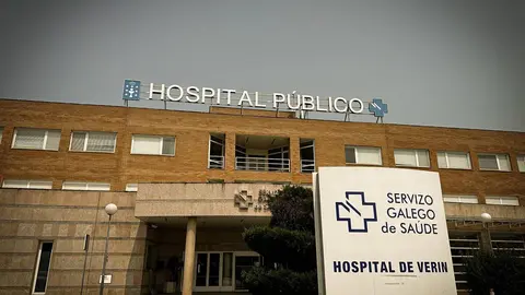 Entrada principal del Hospital verinense. | FOTO: Anabel Sim&oacute;n.