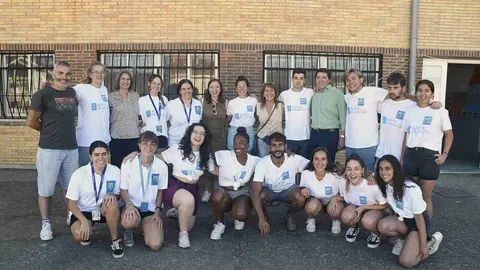 Os mozos do campo de voluntariado de Viana recibiron a visita da directora xeral de Xuventude, Participaci&oacute;n e Voluntariado, Cristina Pichel.