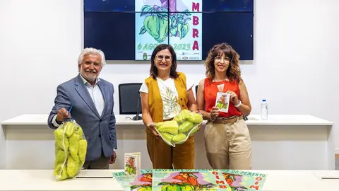 Presentaci&oacute;n da XXVI Feira do Pemento de O&iacute;mbra.- O presidente do Inorde e deputado provincial, Rosendo Fern&aacute;ndez, participa na presentaci&oacute;n da XXVI Feira do Pemento de O&iacute;mbra, coa presenza tam&eacute;n da alcaldesa, Ana Villarino Pardo e a concelleira Lorena Mac&iacute;a Bouzo. Sala de prensa do Pazo Provincial. 