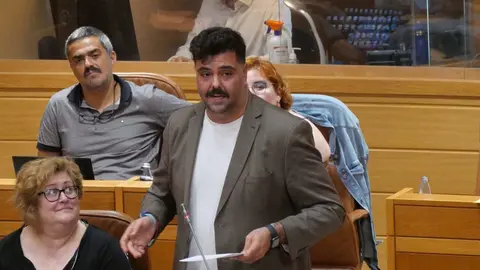 O parlamentario verinense Diego Lourenzo, este xoves, na s&uacute;a interpelaci&oacute;n ao conselleiro de Sanidade.