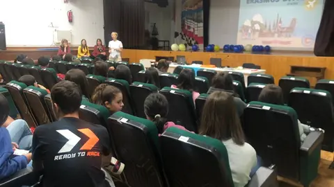 Charla polos d&iacute;as erasmus
