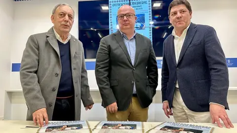 Xos&eacute; Lois Foxo, o deputado provincial Jos&eacute; Mar&iacute;a Lago e o rexedor de Viana do Bolo, Andr&eacute;s Montesinos.