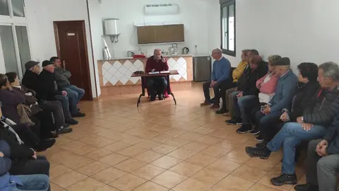 Reuni&oacute;n del PSdeG-PSOE con el colectivo de personas retornadas en Vilar de Barrio.
