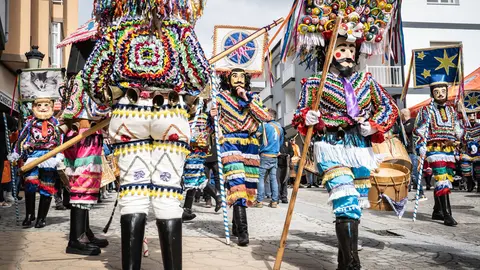 Aunque el tiempo arredr&oacute; a algunos de los participantes, el p&uacute;blico disfrut&oacute; con una nueva e internacional convocatoria de la Vibomask. | FOTO: &Aacute;lex Nieves.