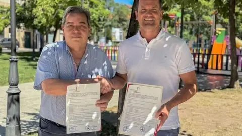 202407 Convenio Concello Ver&iacute;n-CRDO Monterrei_Gerardo Seoane, alcalde, y Jonat&aacute;s Gago, presidente DO