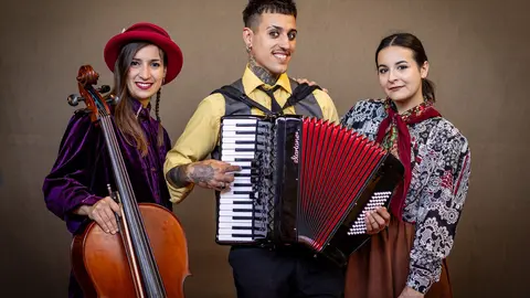 Kedir&aacute;n, una de las bandas musicales participantes en la 9&ordf; Ed. del FIC V&Iacute;A XIX

Fotos: Agosti&ntilde;o Iglesias