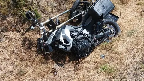 La motocicleta accidentada invadi&oacute; ligeramente el carril contrario, seg&uacute;n las primeras averiguaciones.