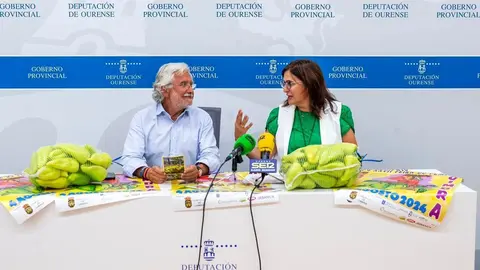 Rosendo Fern&aacute;ndez (Deputado provincial) e Ana Villarino Pardo (Alcaldesa de Oimbra), participan na presentaci&oacute;n da XXVII edici&oacute;n da Festa do Pemento de Oimbra.