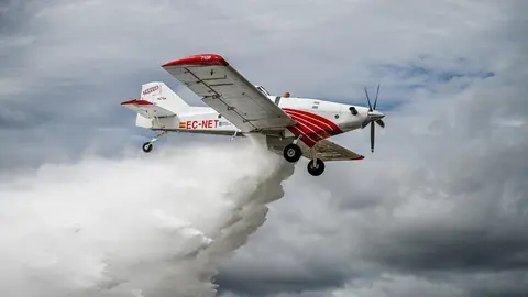 Uno de los aviones de carga en tierra habilitados en la nueva base transfronteriza Ver&iacute;n-O&iacute;mbra.
