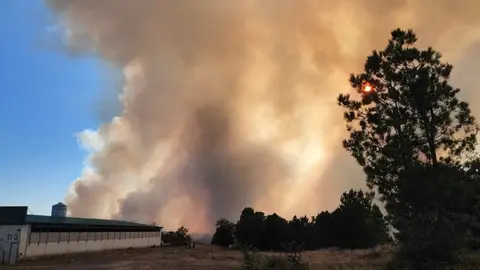Incendio en A Gudi&ntilde;a, en Pentes, cerca del Mes&oacute;n de Erosa.