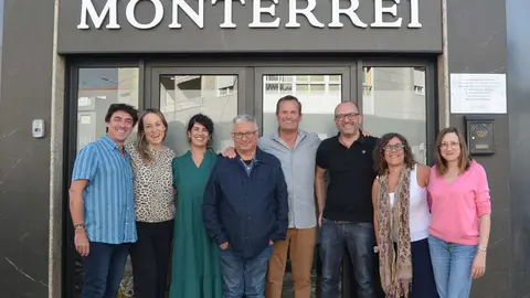 Los prescriptores catalanes, delante de la sede de la D.O., con su presidente Jonat&aacute;s Gago (cuarto por la derecha).