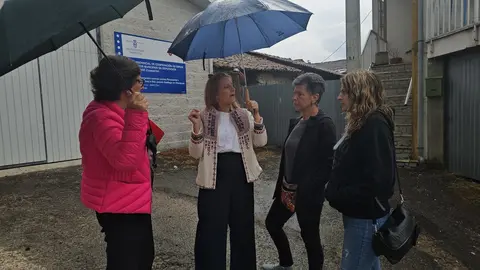 20241004 Plan CooperOu en Vilardev&oacute;s. Elvira Lama, deputada provincial PSOE Ourense, Eva P&eacute;rez Gamote, alcaldesa de Vilardev&oacute;s, Marina Lovelace, concelleira en Vilardev&oacute;s e secretaria de socialdemocracia e desenvolvemento provincial na executiva provincial do PSOE, e Marina Vaz, deputada provincial PSOE e coordinadora da bisbarra de Ver&iacute;n