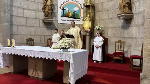 Jos&eacute; Antonio Rodr&iacute;guez Cabido, en la misa del d&iacute;a de Todos los Santos, ya en Xinzo.