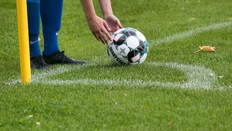 corner-ball-6566084_1280__1_