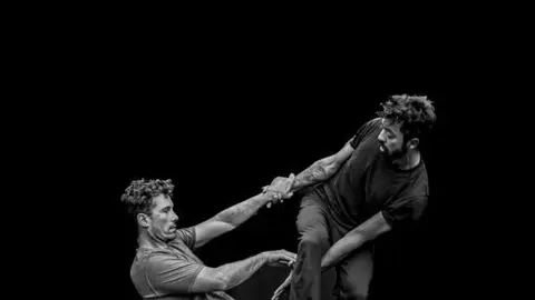 Una de las escenas del espect&aacute;culo solidario. | FOTO: Gaby Merz.