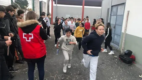 20241202 IES Xes&uacute;s Taboada Chivite, carreira solidaria DANA Valencia, Cruz Vermella (10)