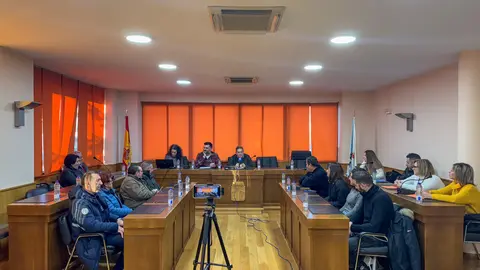 Pleno extraordinario del Concello de Ver&iacute;n. | FOTO: Carlos Montero.