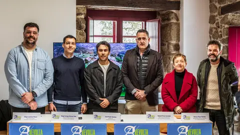 Diego Lourenzo, concelleiro de Deportes de Ver&iacute;n; Diego Enrique &Aacute;lvarez Fern&aacute;ndez, asesor de Pol&iacute;tica Deportiva de la Deputaci&oacute;n Provincial de Ourense; Jos&eacute; Prado, de la organizaci&oacute;n; Manuel P&eacute;rez Gonz&aacute;lez, jefe del Servizo de Deportes de la Xunta de Galicia en Ourense; Mar&iacute;a Rosa Gonz&aacute;lez Rivero, concelleira delegada e Marcos Meno M&eacute;ndez, responsable del &aacute;rea de Deportes del Concello de Monterrei.
