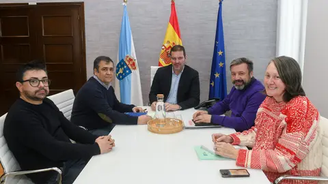 20250318_Reuni&oacute;n AlcdsCualdroMonterrei-Cultura Luciano Rivero Cuquejo, Jos&eacute; Luis Su&aacute;rez Mart&iacute;nez, V&iacute;ctor Baladr&oacute;n Lamas, Jos&eacute; L&oacute;pez Campos (Conselleiro), Mar&iacute;a del Carmen Mart&iacute;nez Insua (DX Patrimonio Cultural)