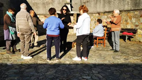 Mar&iacute;a Dosantos, asociaci&oacute;n Asanta Teranga, actividades cos maiores