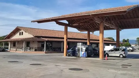 Estaci&oacute;n de servicio de O&iacute;mbra. | FOTO: Xos&eacute; Lois Colmenero.