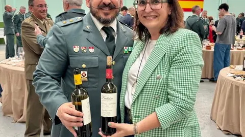 20250428 teniente coronel Berguillo y ana villarino toma de posesi&oacute;n Jefe de la comandancia de la guardia civil de Ourense