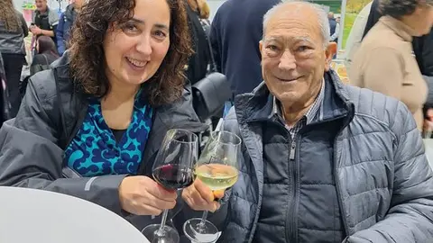 Perfecto y su doctora, Sola, a la que trae de cabeza... Por hacerle poco caso.