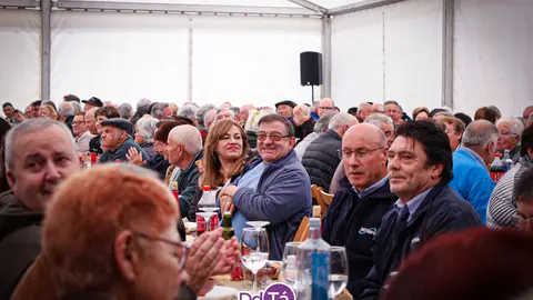 El evento sirvi&oacute; para homenajear a los mayores y reconocer la labor de quienes cuidan de ellos. | FOTO: Anabel G. Sim&oacute;n.