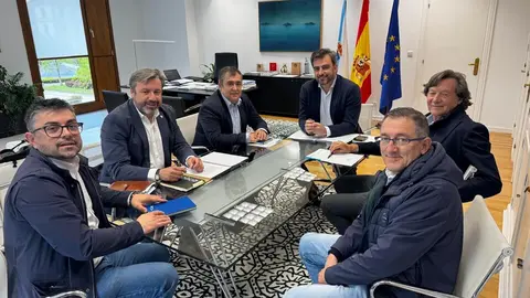 20250514 Reuni&oacute;n alcaldes Cualedro e Monterrei co conselleiro presidencia