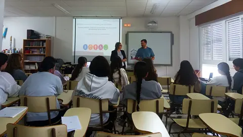 20250521 Charla Cogami Cole Laureano Prieto A Gudi&ntilde;a02