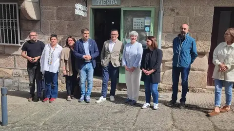 20250522 Visita Allariz Jos&eacute; Gonz&aacute;lez, Gabriel Al&eacute;n e Elena Fabeiro, artesan&iacute;a de galicia, emprendemento rural 02