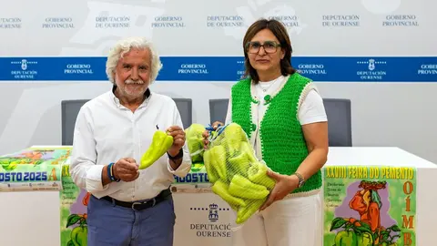Rosendo Luis Fern&aacute;ndez e a rexedora de O&iacute;mbra, Ana Mar&iacute;a Villarino Pardo, na presentaci&oacute;n da Feira do Pemento, en Ourense.