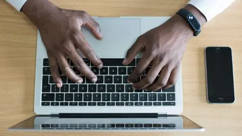  Email Marketing: Beneficios de enviar correos masivos 